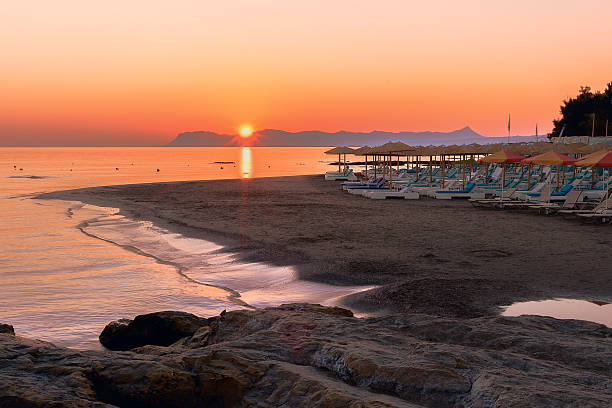 istock Sunrise on the sea 530572536