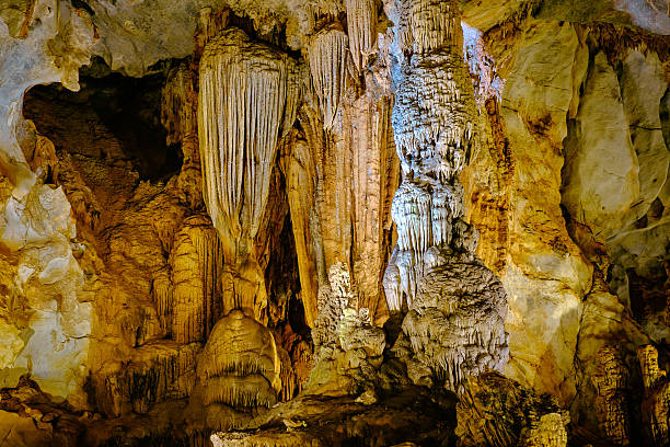 istock Beautiful Paradise cave in Vietnam 530575558