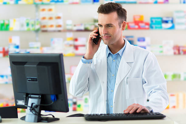istock Pharmacist in drugstore 530589492