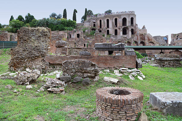 foro romano - forum of nerva foto e immagini stock