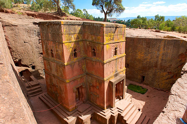 church of st. george, unesco-weltkulturerbe, lalibela, äthiopien. - äthiopien stock-fotos und bilder