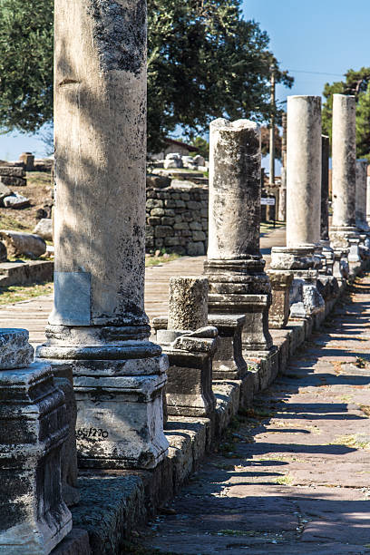 istock Ancient Street with Ruins 530603673