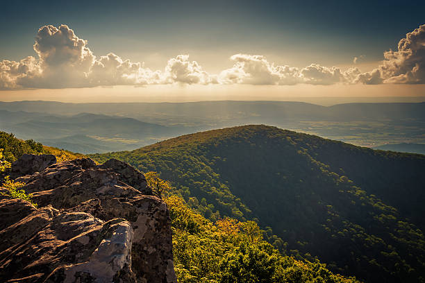 istock Evening view from cliffs on Hawksbill Summit, in Shenandoah Nati 530619419