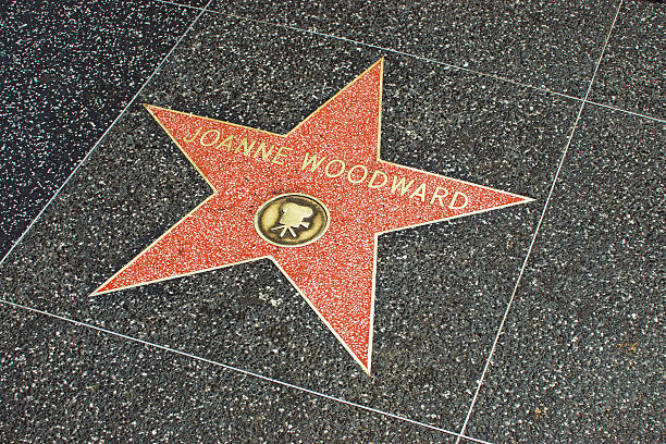 estrela no passeio da fama de hollywood - joanne woodward imagens e fotografias de stock