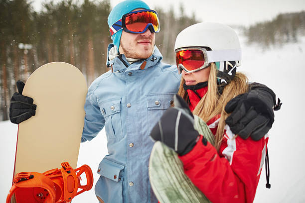 istock Young snowboarders 530637037