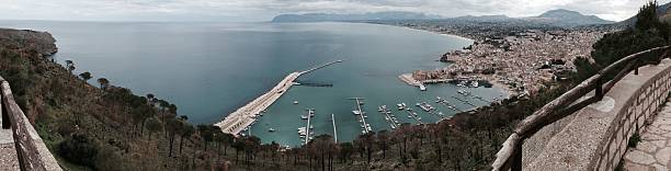 western sizilien panorama von castellammare del golfo - southern europe western europe number of people local landmark stock-fotos und bilder