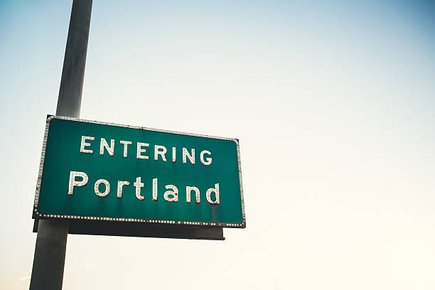 istock Entering Portland Freeway Sign 530650567