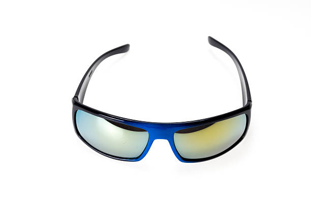 istock Sunglasses eyewear reflect in the mirror 530663117