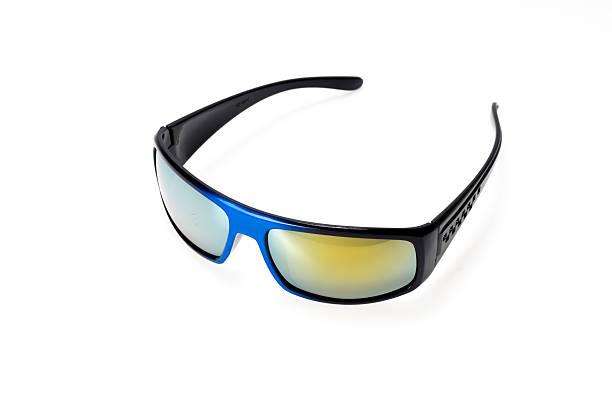istock Sunglasses eyewear reflect in the mirror 530663121