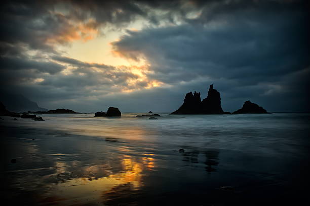 istock seascape with cloudy sky 530691579