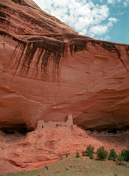 istock Arizona Canyon de Chelly Mummy Cave ruins 530696377