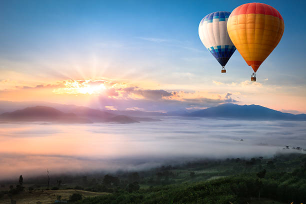 balon na ogrzane powietrze - hot air balloon landscape sunrise mountain zdjęcia i obrazy z banku zdjęć