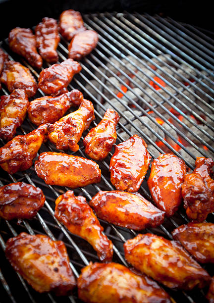 alitas de pollo a la barbacoa - chicken barbecue chicken barbecue grilled chicken fotografías e imágenes de stock