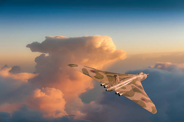 british estratégico aviador - vulcano fotografías e imágenes de stock