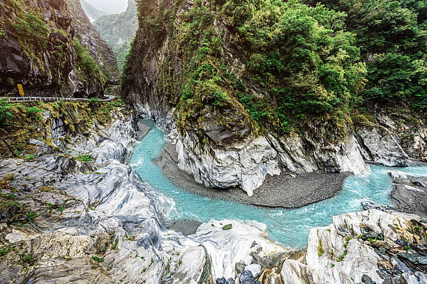 parque nacional de gorge taroko taiwán - parque nacional de gorge taroko fotografías e imágenes de stock