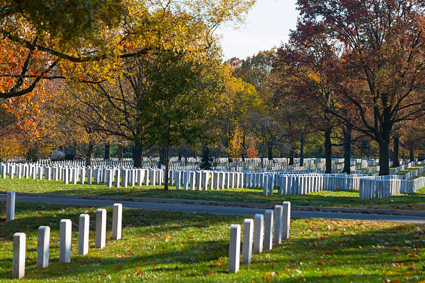 cemitério memorial de arlington - arlington virginia arlington national cemetery veteran cemetery imagens e fotografias de stock