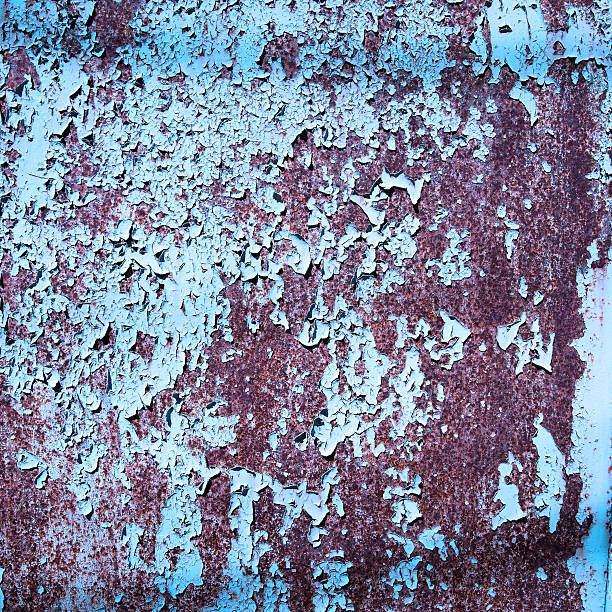 окрашенн�ый ржавый металл бирюзовый - metal rust fungus paint cracked стоковые фото и изображения