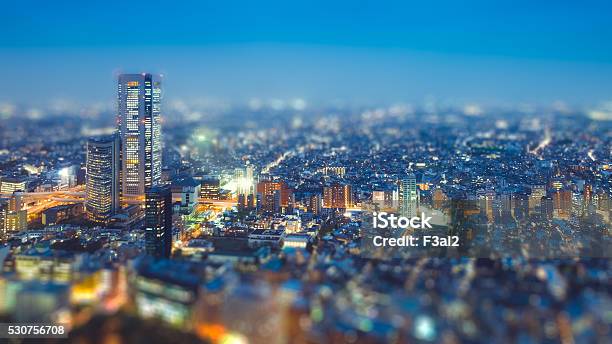 ティルト シフト 写真のように東京の建築照明 - 都市のストックフォトや画像を多数ご用意 - 都市, 東京, 夜