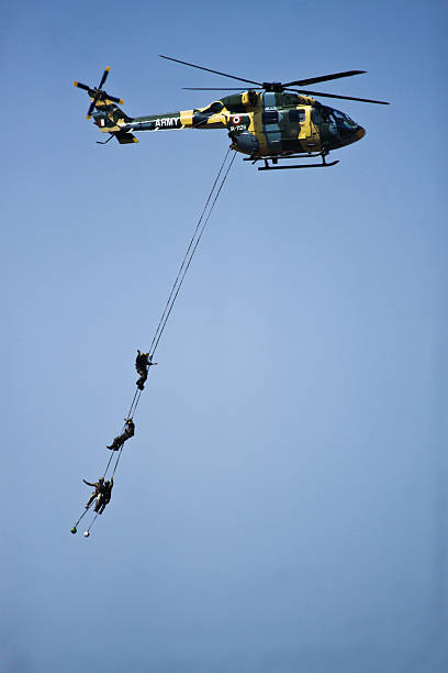 インド軍特殊部隊デモンストレーション - indian military ストックフォトと画像