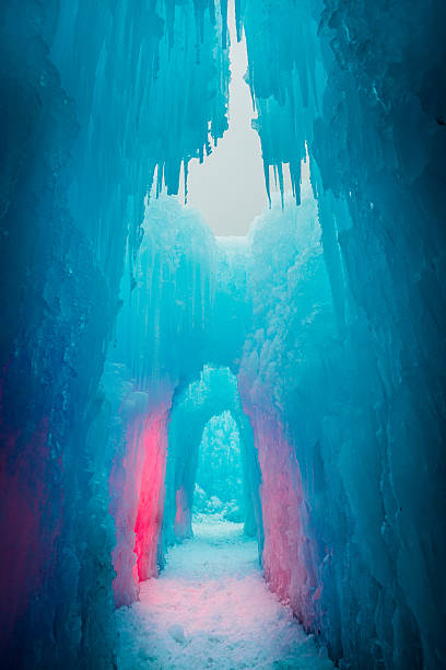 Caverna de gelo azul - foto de acervo