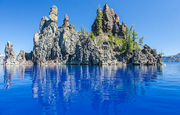 istock Crater Lake National Park 530769441