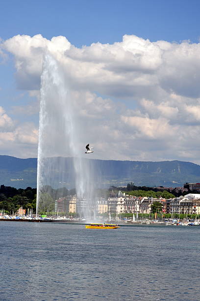 istock Jet D Eau Water Fountain Geneva 530778005