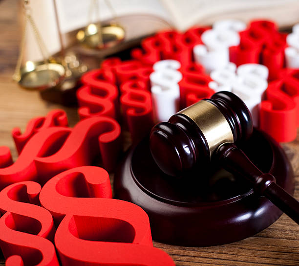 istock Gavel, Paragraph sign symbol 530793689