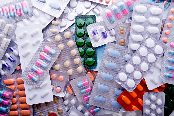 лекарства таблетки - penicillin стоковые фото и изображения