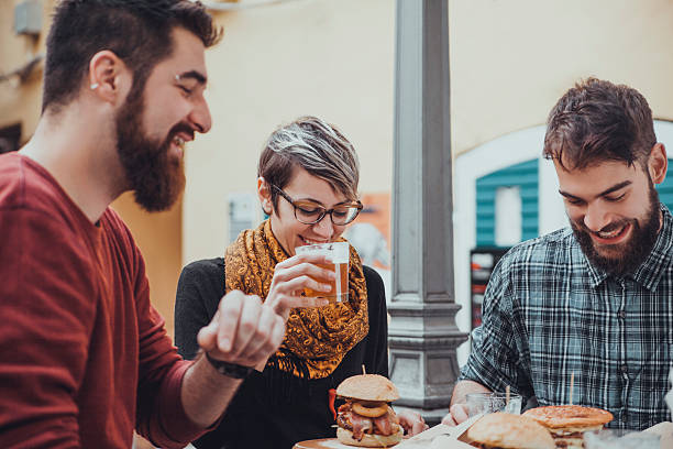 istock Friends In Fast Food Restaurant 530811318