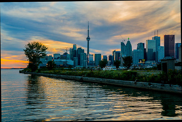 istock The Toronto Skyline As The Sun Sets 530813648