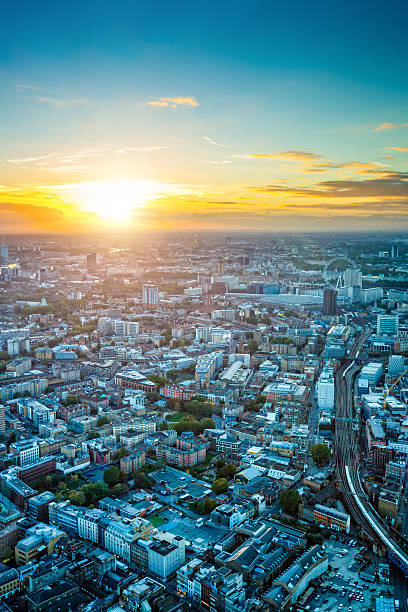 ロンドン、西洋の部品 - london england thames river millennium wheel aerial view ストックフォトと画像