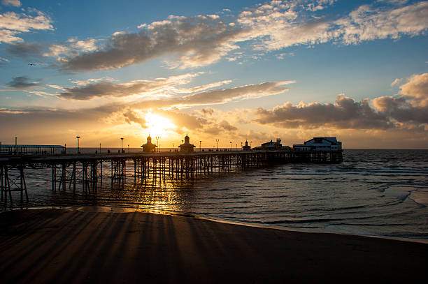 muelle norte, blackpool - north pier fotografías e imágenes de stock