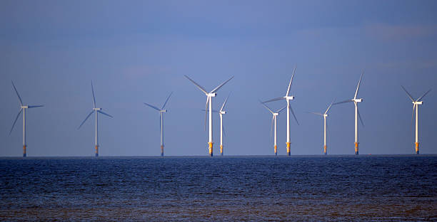 turbiny wiatrowe pływające - sea wind turbine turbine wind zdjęcia i obrazy z banku zdjęć