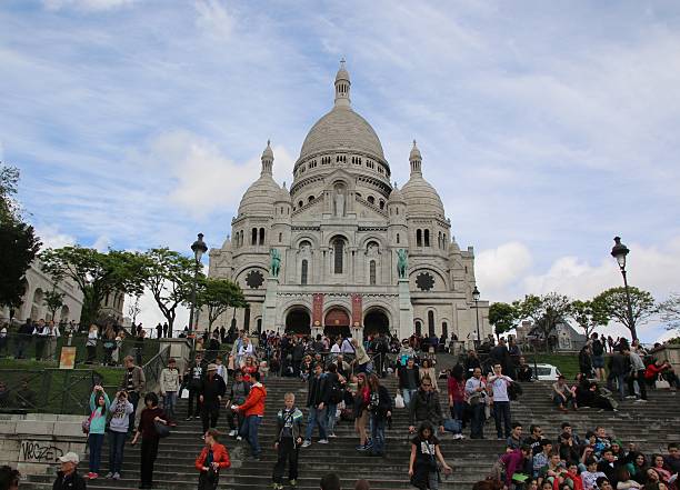 istock Sacre-Coeur Basilica on Montmartre, 530831367