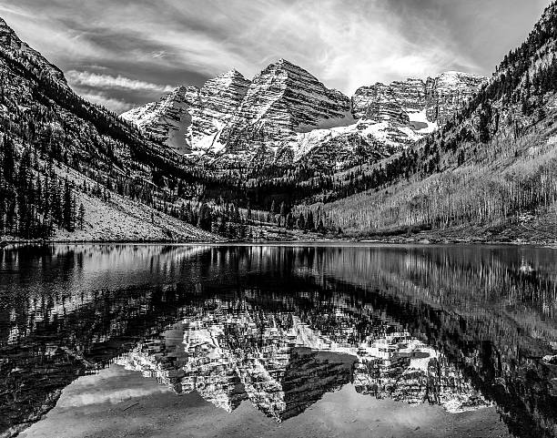 istock Maroon Bells in Black and White 530831811