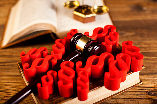 istock Gavel, Paragraph sign symbol 530861079