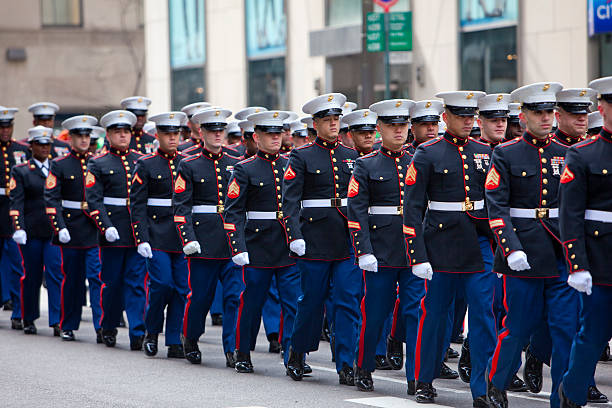 nueva york st. patrick's day parade - us marine corps fotografías e imágenes de stock