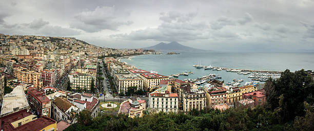 istock Naples and his gulf 530862089