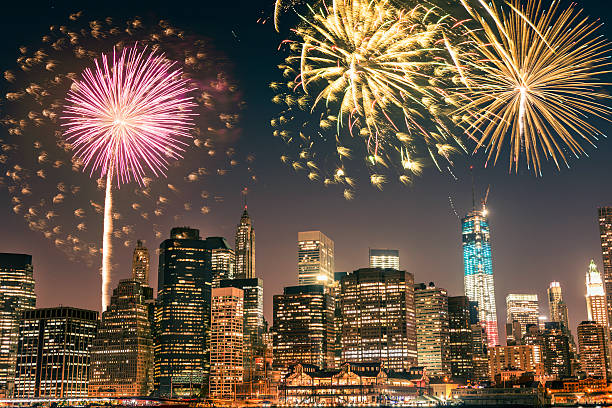 new year fireworks in manhattan new year fireworks in manhattan new years eve new york stock pictures, royalty-free photos & images