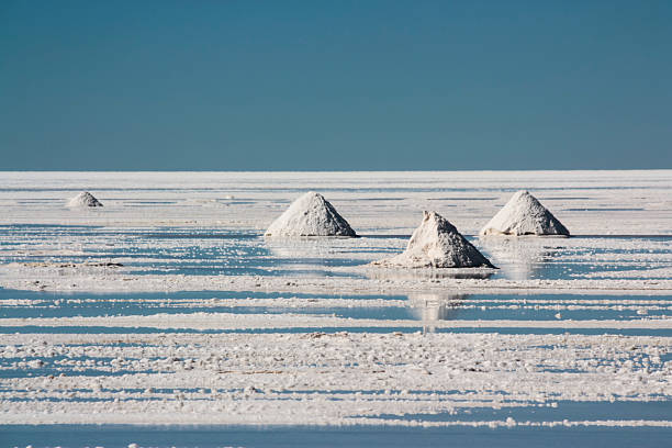 istock Salt Production in Uyuni 530883989