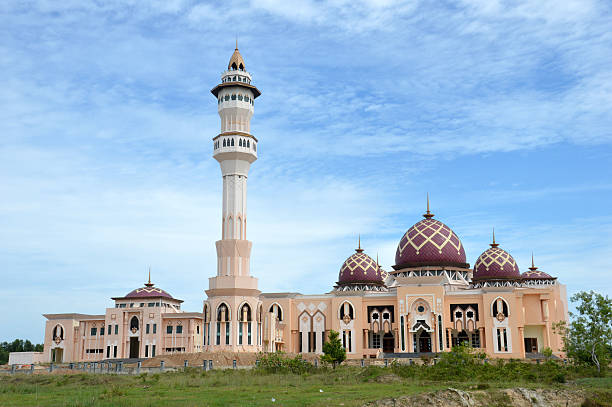 istock Baitul Izzah Tarakan Mosque, Indonesia 530901095