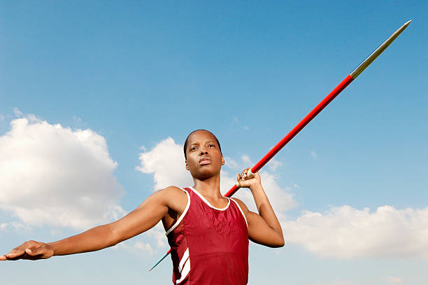 метание дротиков thrower - javelin sport photography outdoors стоковые фото и изображения