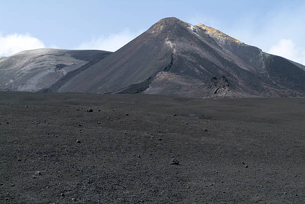 istock Vulcano of mount Etna on Sicily 530913657