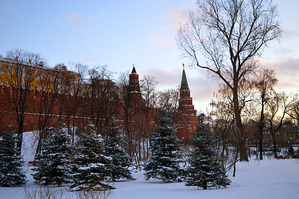 istock Alexander garden in winter, Kremlin, Moscow 530915791