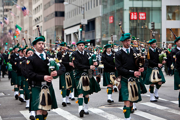 new york st patrick's day parade - parade stock-fotos und bilder