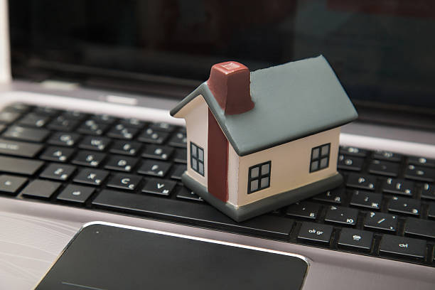 istock On-line realestate shopping 530937766