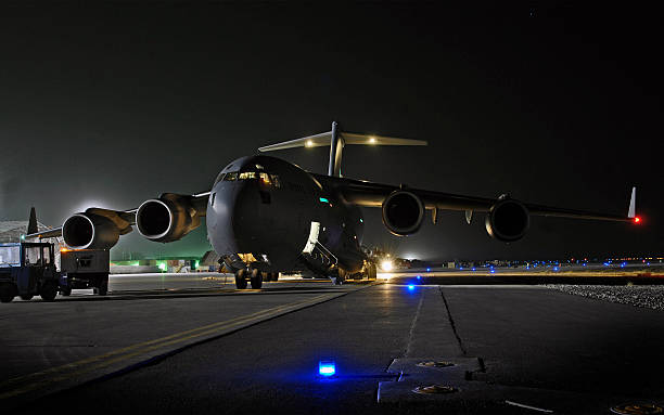 c - 17 de transportadores, kandahar, helmand provincia de afganistán - helmand fotografías e imágenes de stock