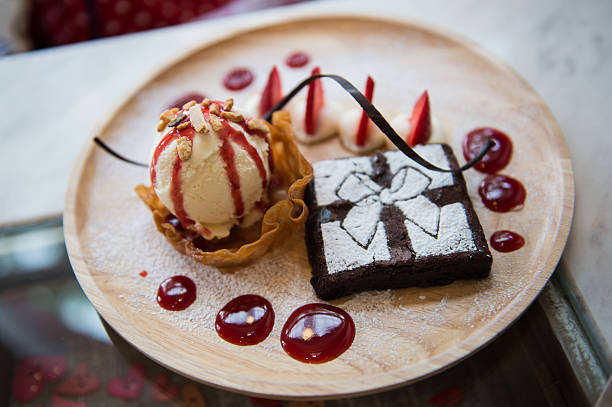 istock Ice cream and brownie 530976375