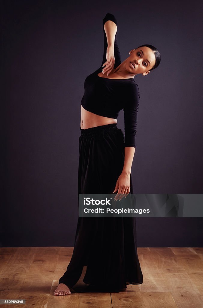 Queen of mystery Female contemporary dancer in a dramatic pose against dark backgroundhttp://195.154.178.81/DATA/shoots/ic_784287.jpg 20-29 Years Stock Photo