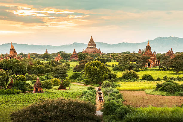 starożytne świątynie w bagan; myanmar - myanmar zdjęcia i obrazy z banku zdjęć